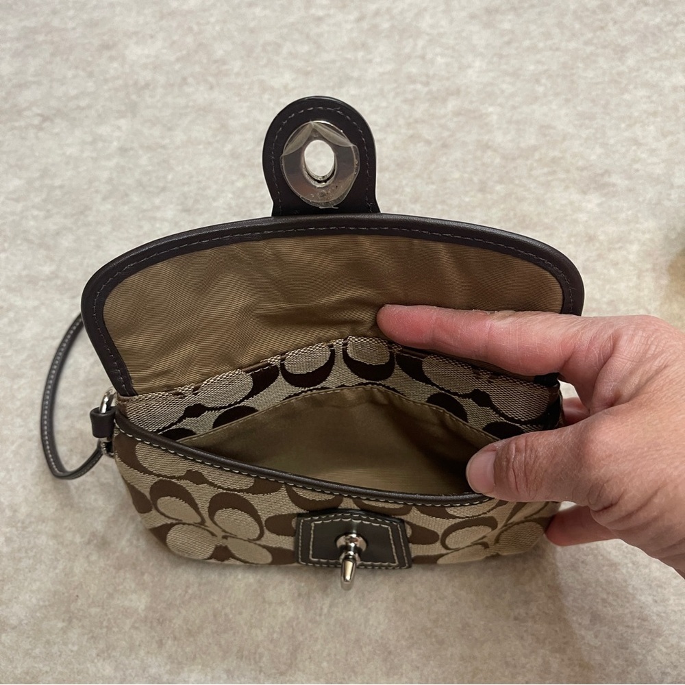 Coach Legacy Turnlock Flap Y2K Tan Signature Canvas Brown Leather Trim Wristlet - Picture 9 of 13